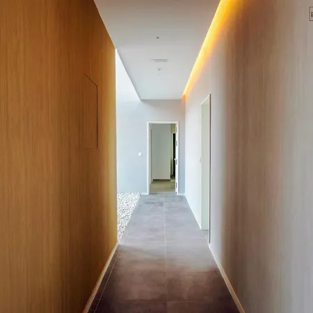 Apartment Eleven Views *